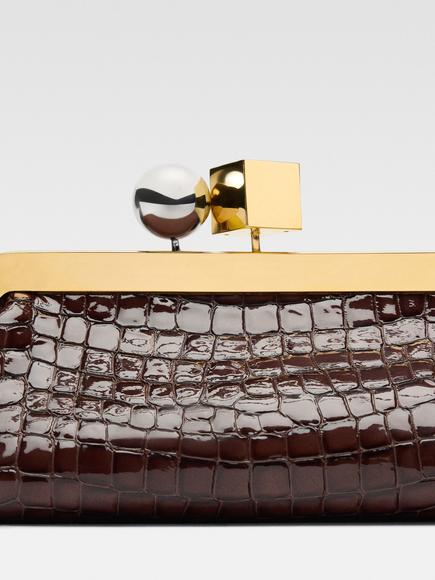 La Muse Clutch