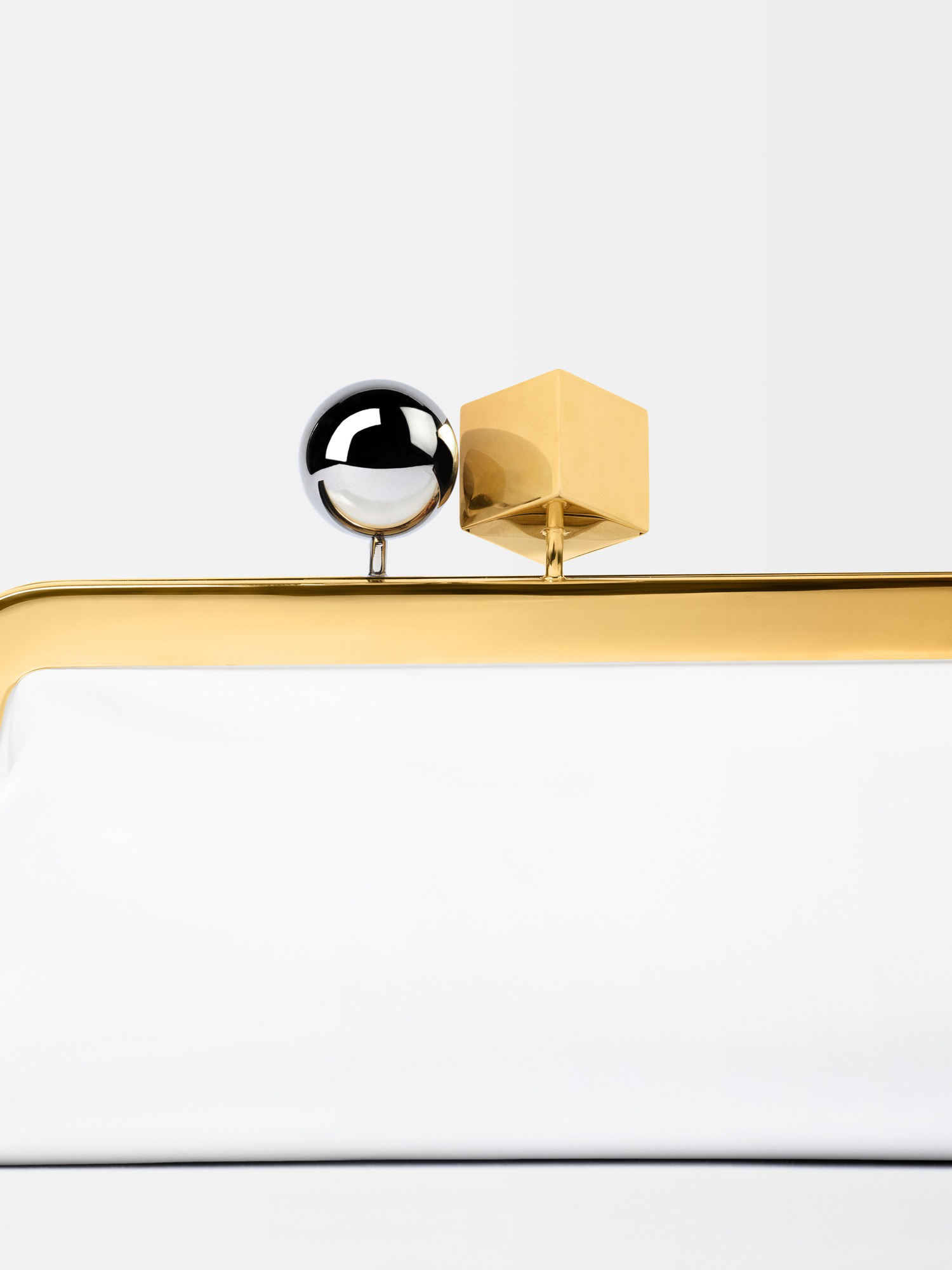 La Muse Clutch