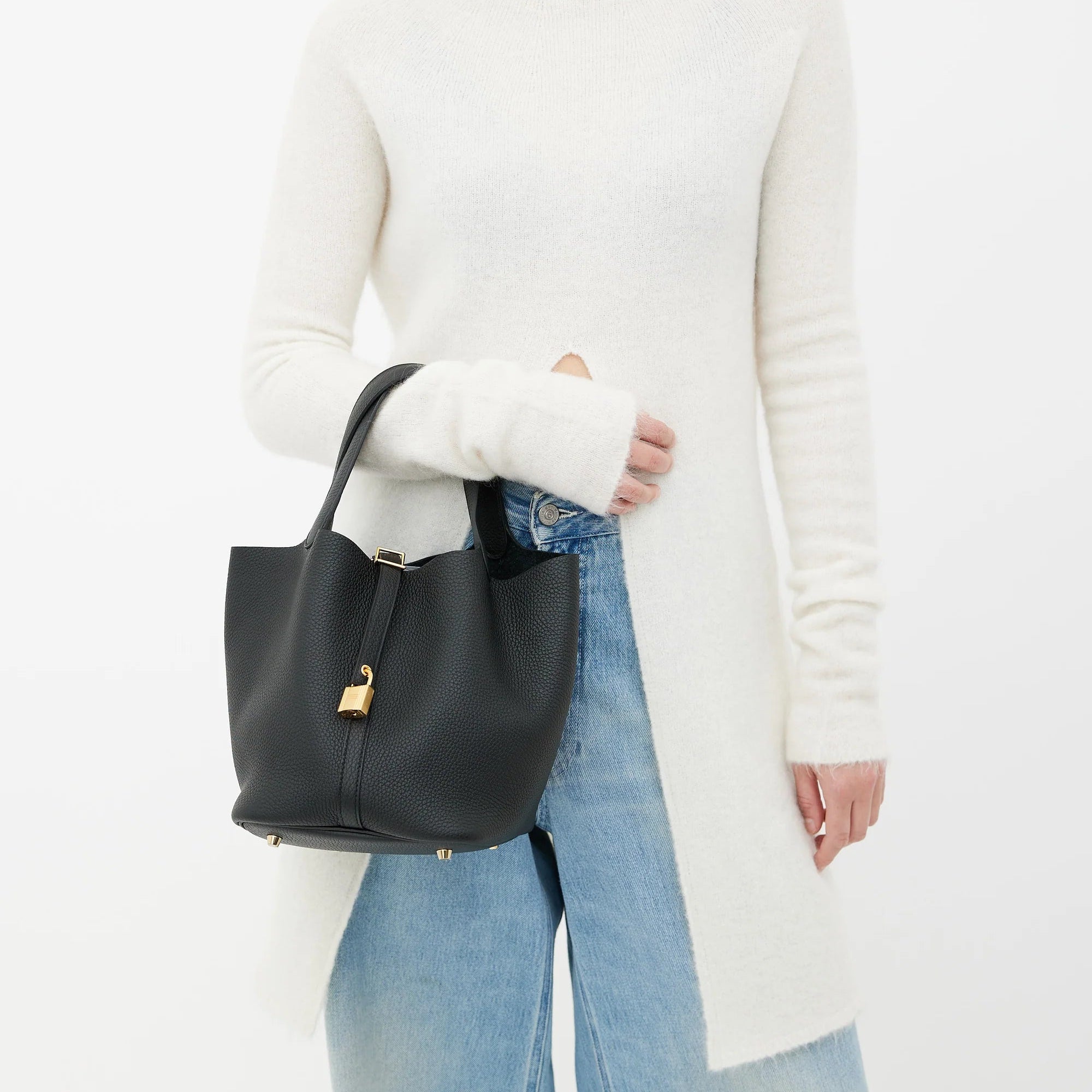 Avrin Bucket Bag