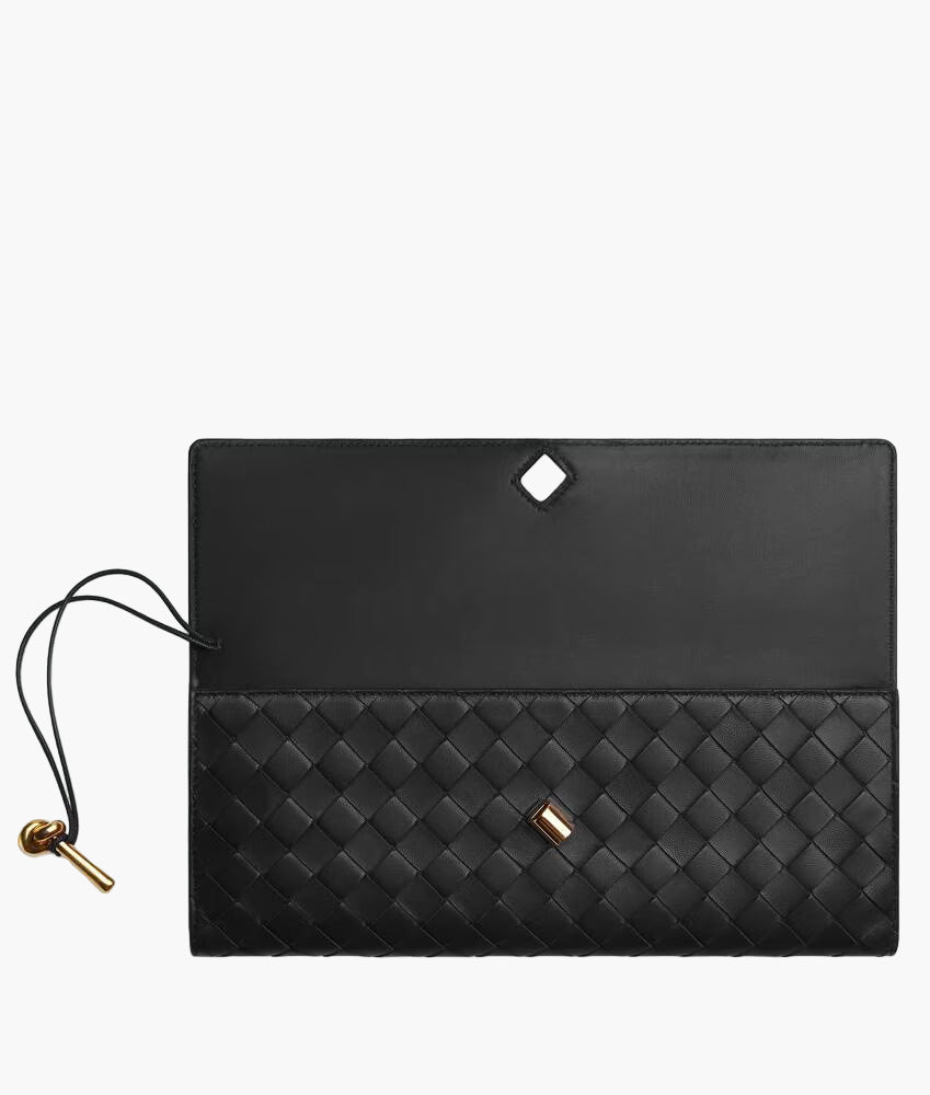Andia clutch